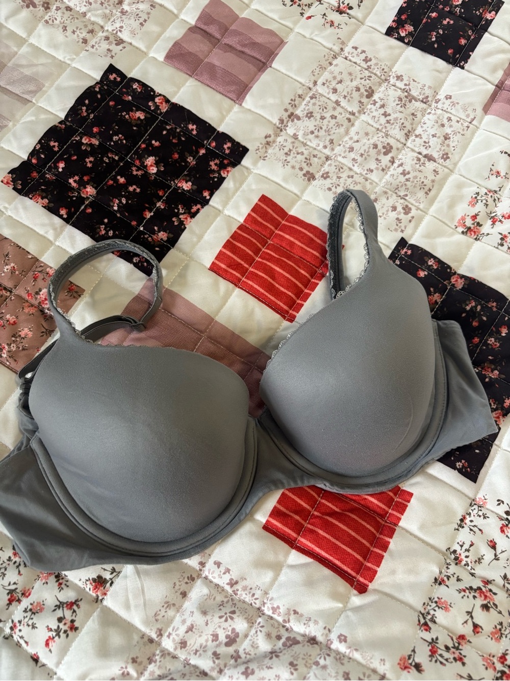 Victoria's Secret Gray Molded Underwire Bra
